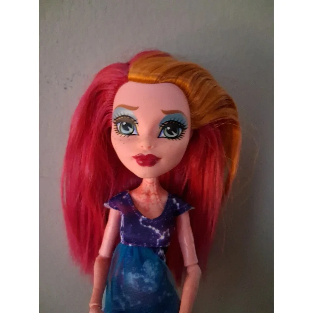monster high shipped within